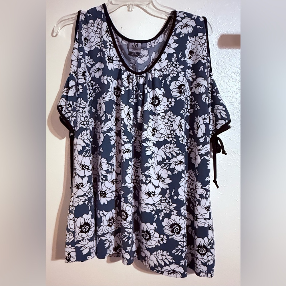 Jonathan Martin Black and White Floral Blouse